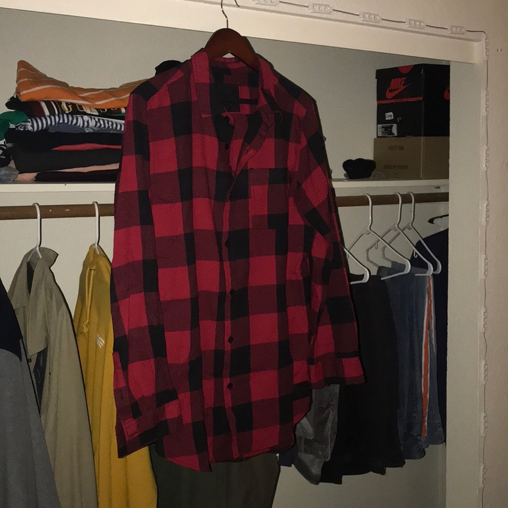 RED FLANNEL WITH TWO ZIPPERS ON THE SIDE